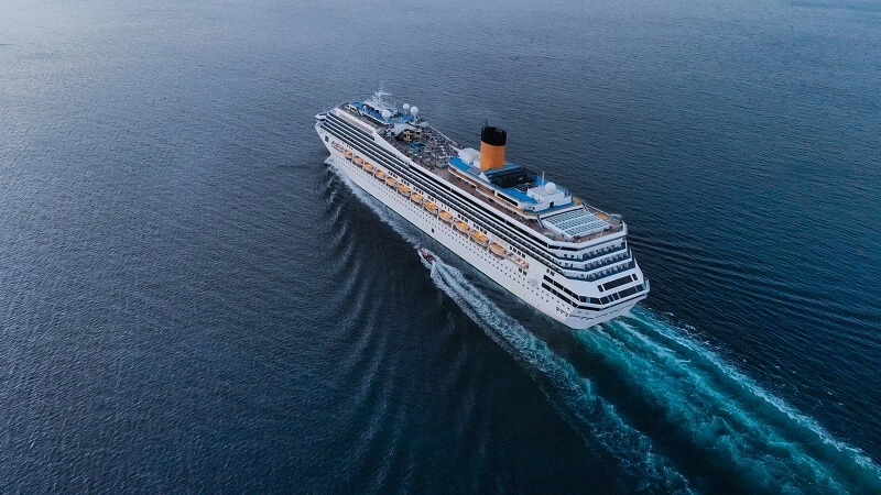 aerial-view-beautiful-white-cruise-ship-luxury-cruise-concept-tourism-travel-h