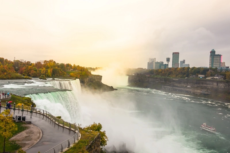 american-side-niagara-falls-during-sunrise
